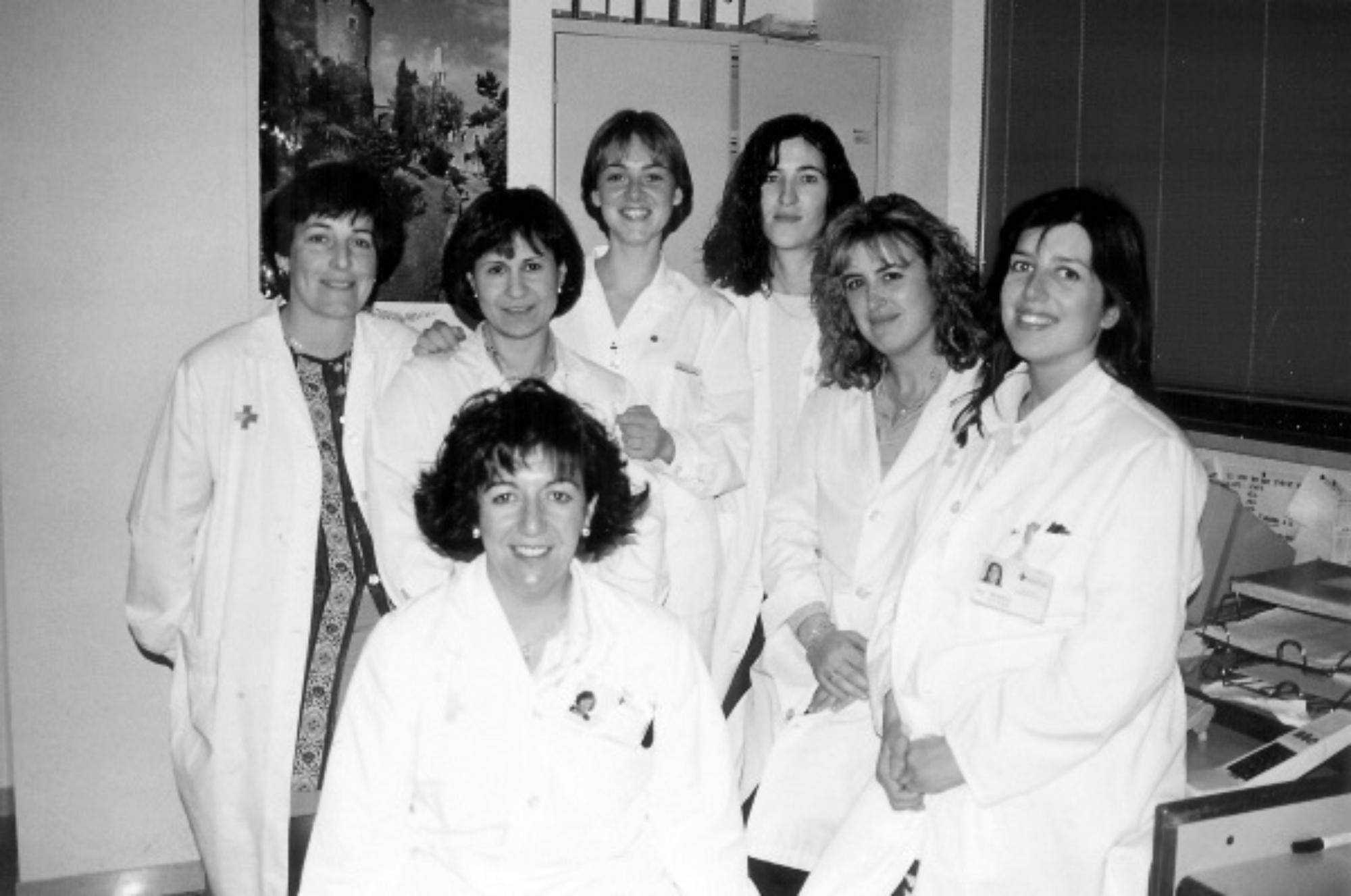 Foto d'època d'administratives de l'hospital