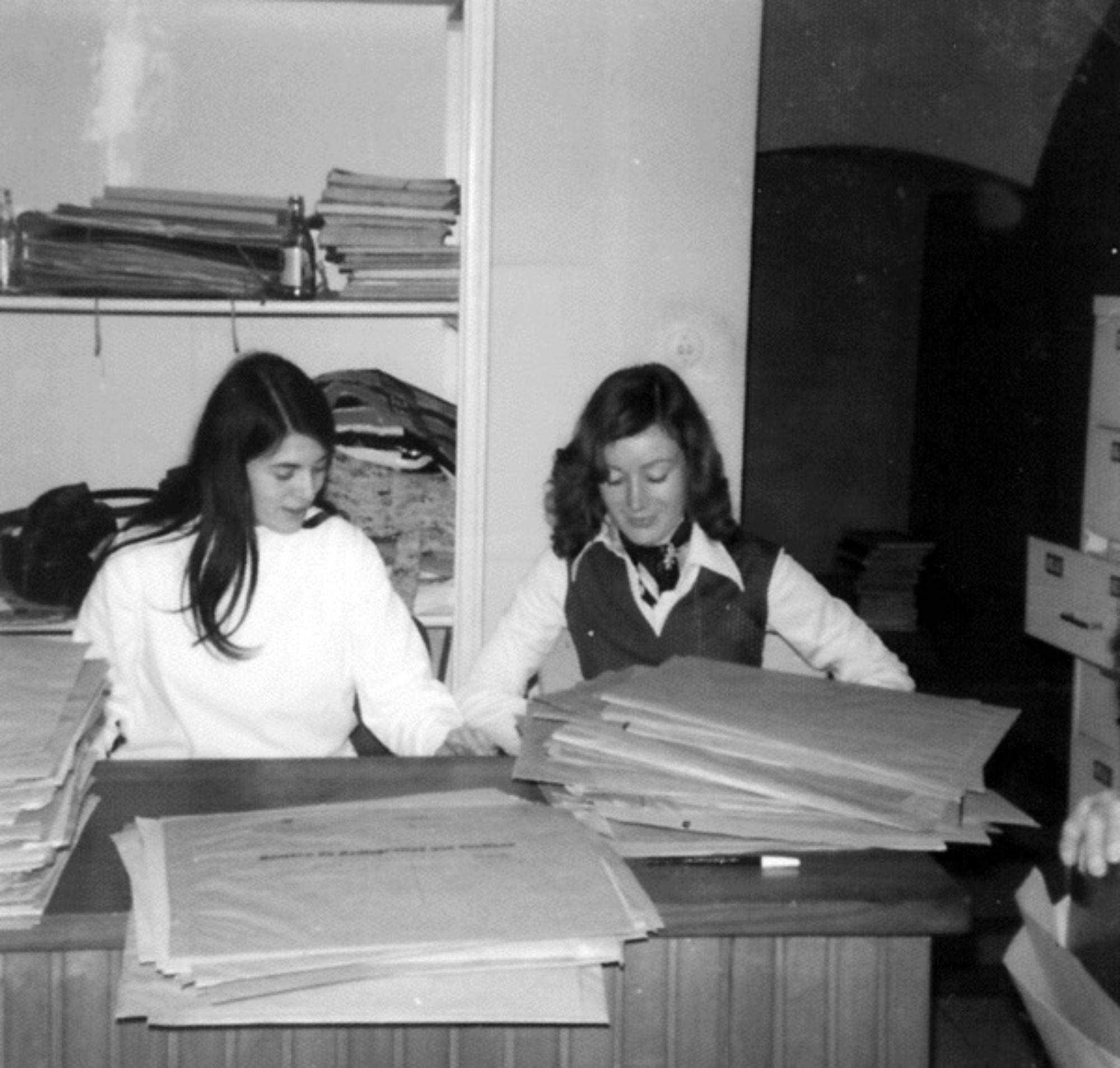 Foto d'època de les administratives de l'hospital