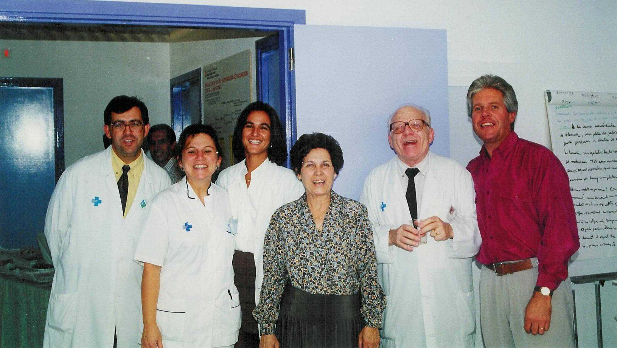 Imatge de grup el dia de la jubilació del Dr. Sala